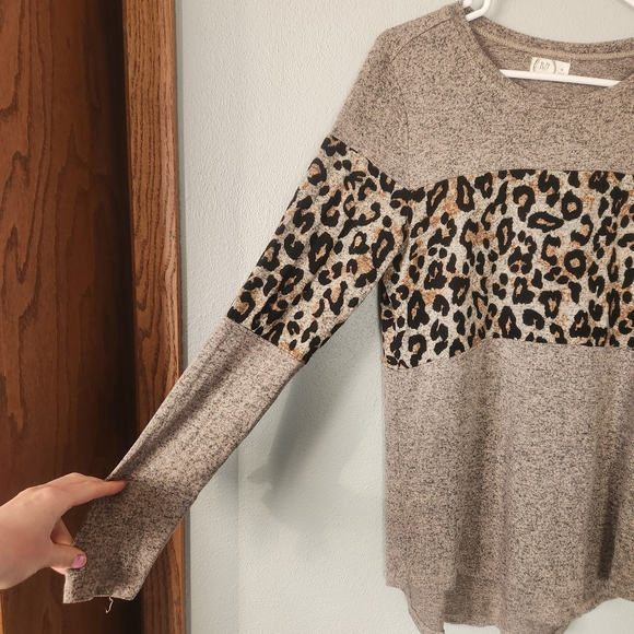 24/7 Maurices Tan and Black Leopard Long Sleeve Top - Picture 2 of 8